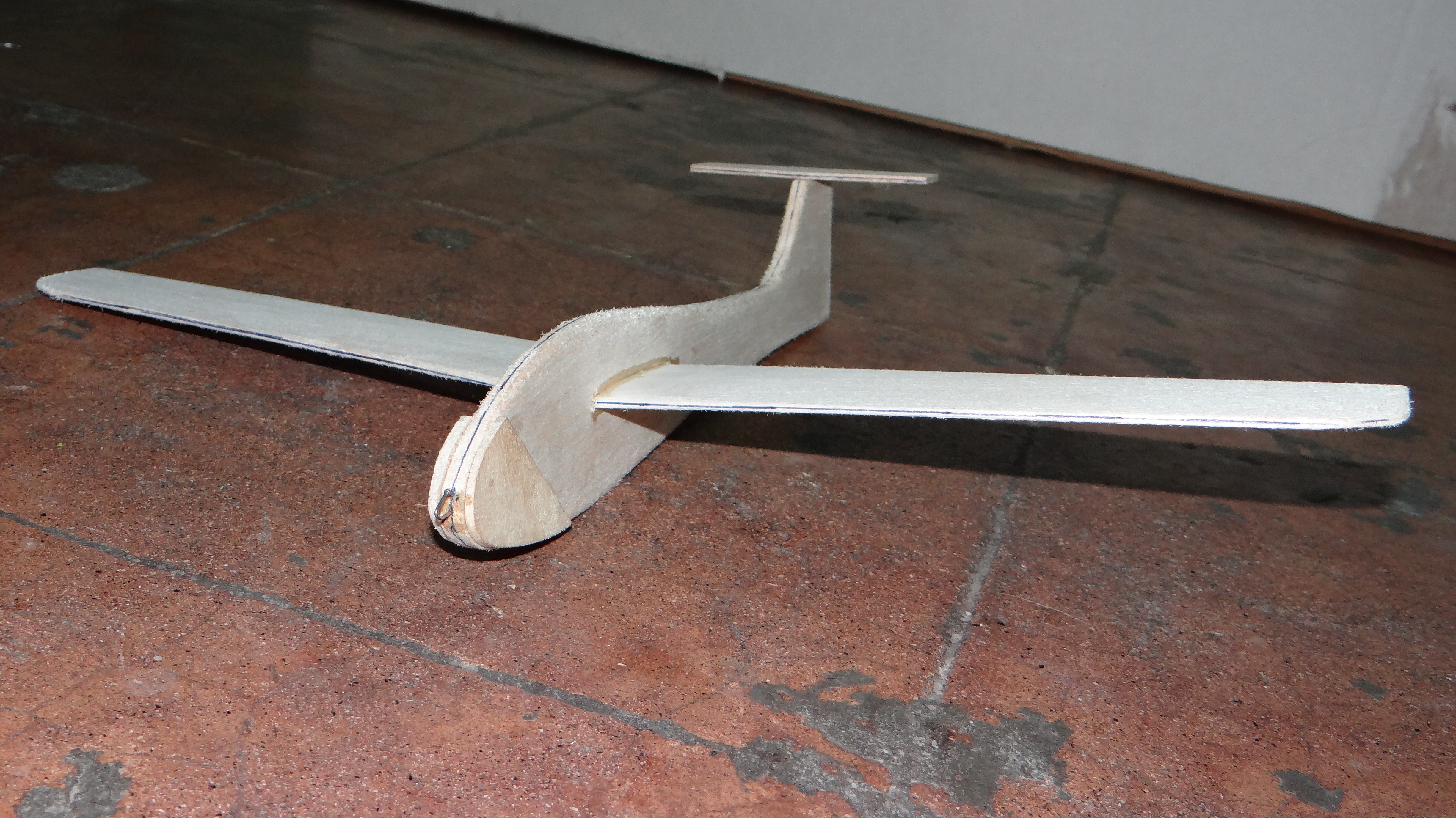 BALSAWOOD AHDURA CHUCK/CATAPULT GLIDER