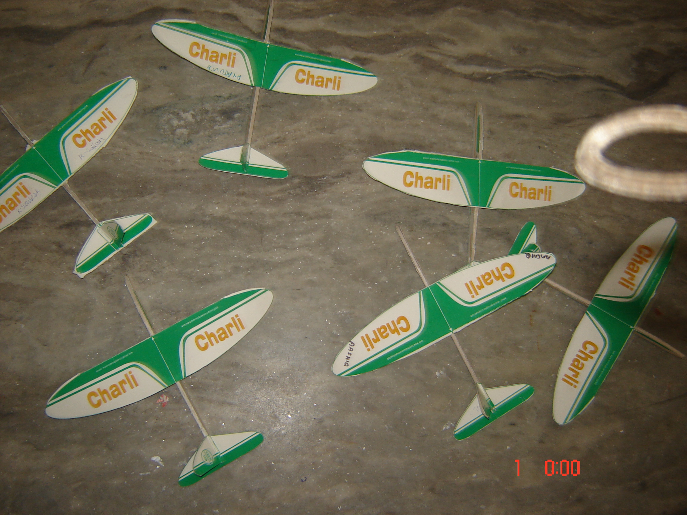 CHARLIE CHUCK GLIDER